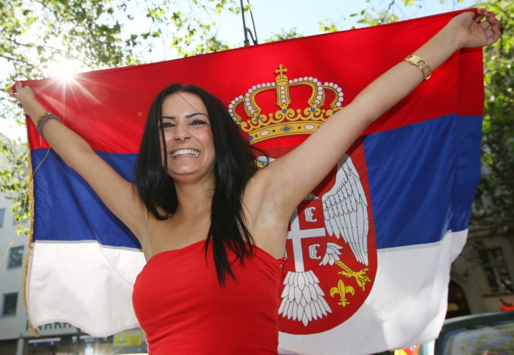 Сербская жена с большими сиськами 