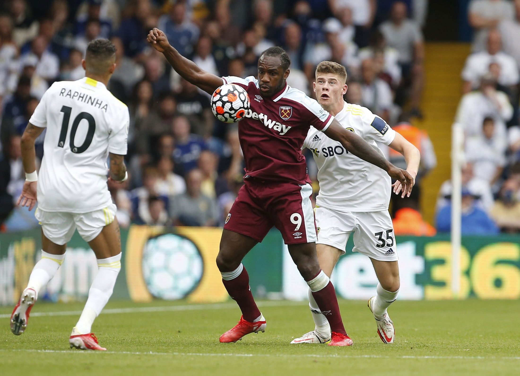  Image: Leeds United share big defensive boost with training ground reveal