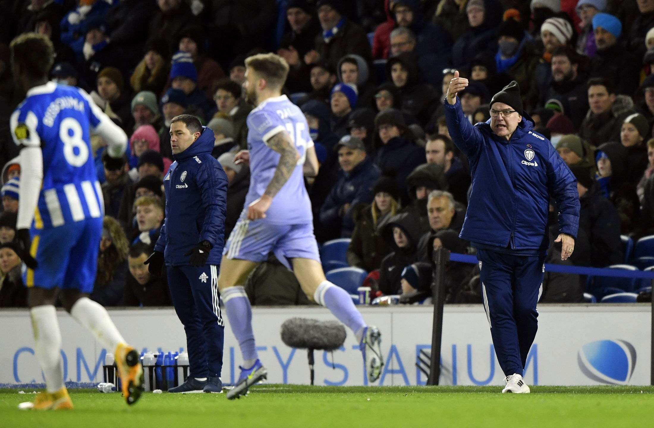  ‘In other words’ – Many Leeds United fans react as Marcelo Bielsa and Kalvin Phillips ‘rift’ 