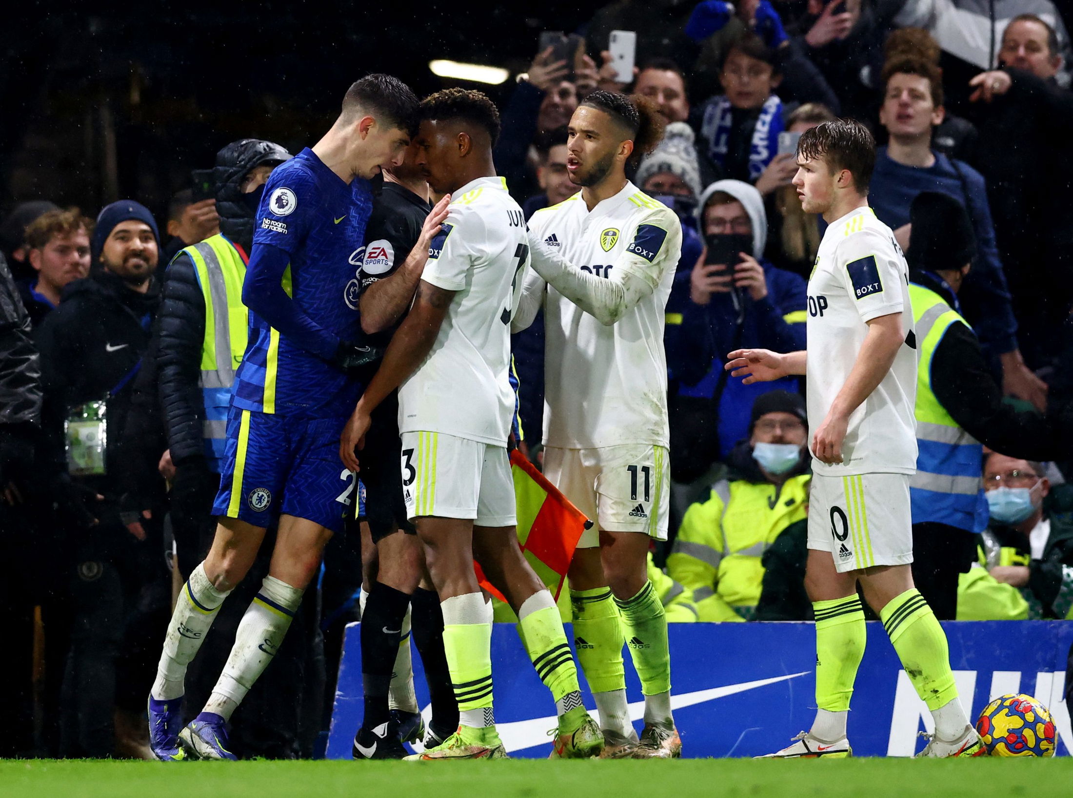  ‘Can’t describe..’ – Leeds’ Junior Firpo reacts to frustrating Chelsea defeat