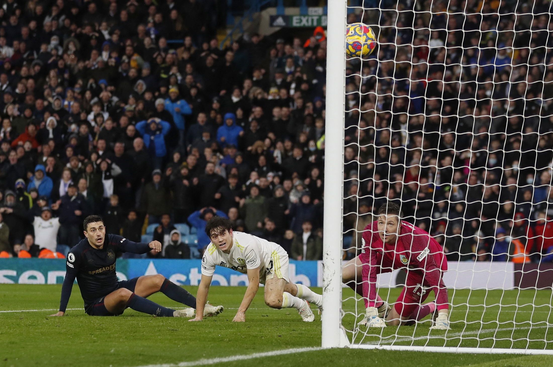  Kalvin Phillips offers reaction to Leeds United 3-1 Burnley