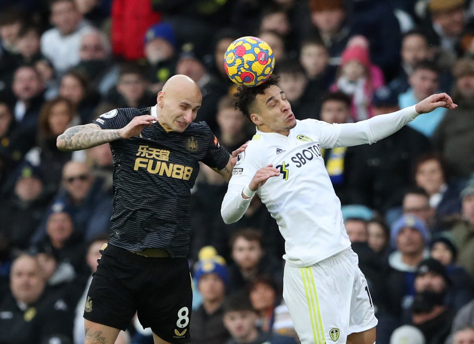 2 players that could leave Leeds United in the coming days