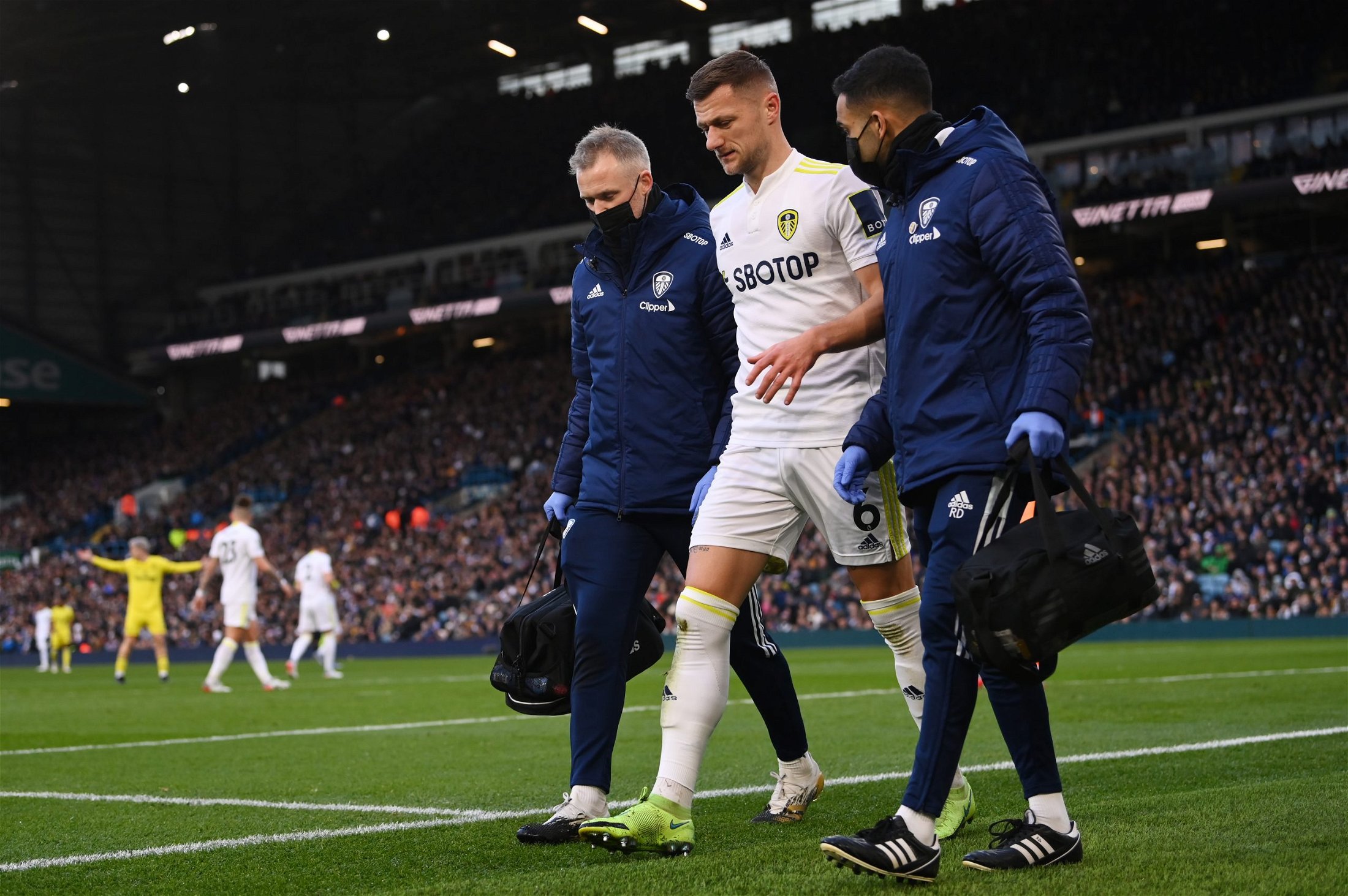 Report: Leeds United receive morale-boosting injury news ahead of Wolves