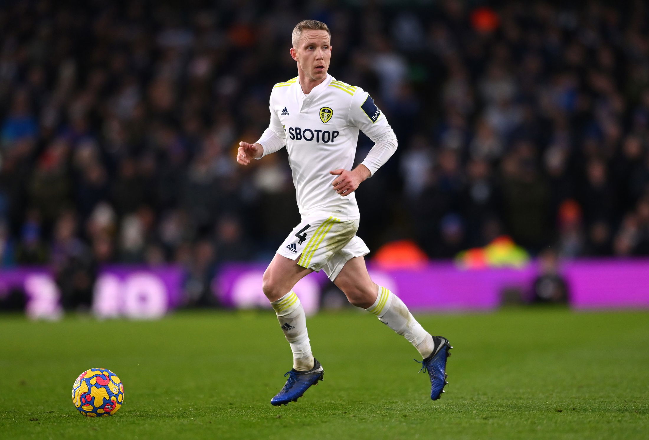  Leeds United’s Adam Forshaw shares six-word update as Wolves clash comes into focus