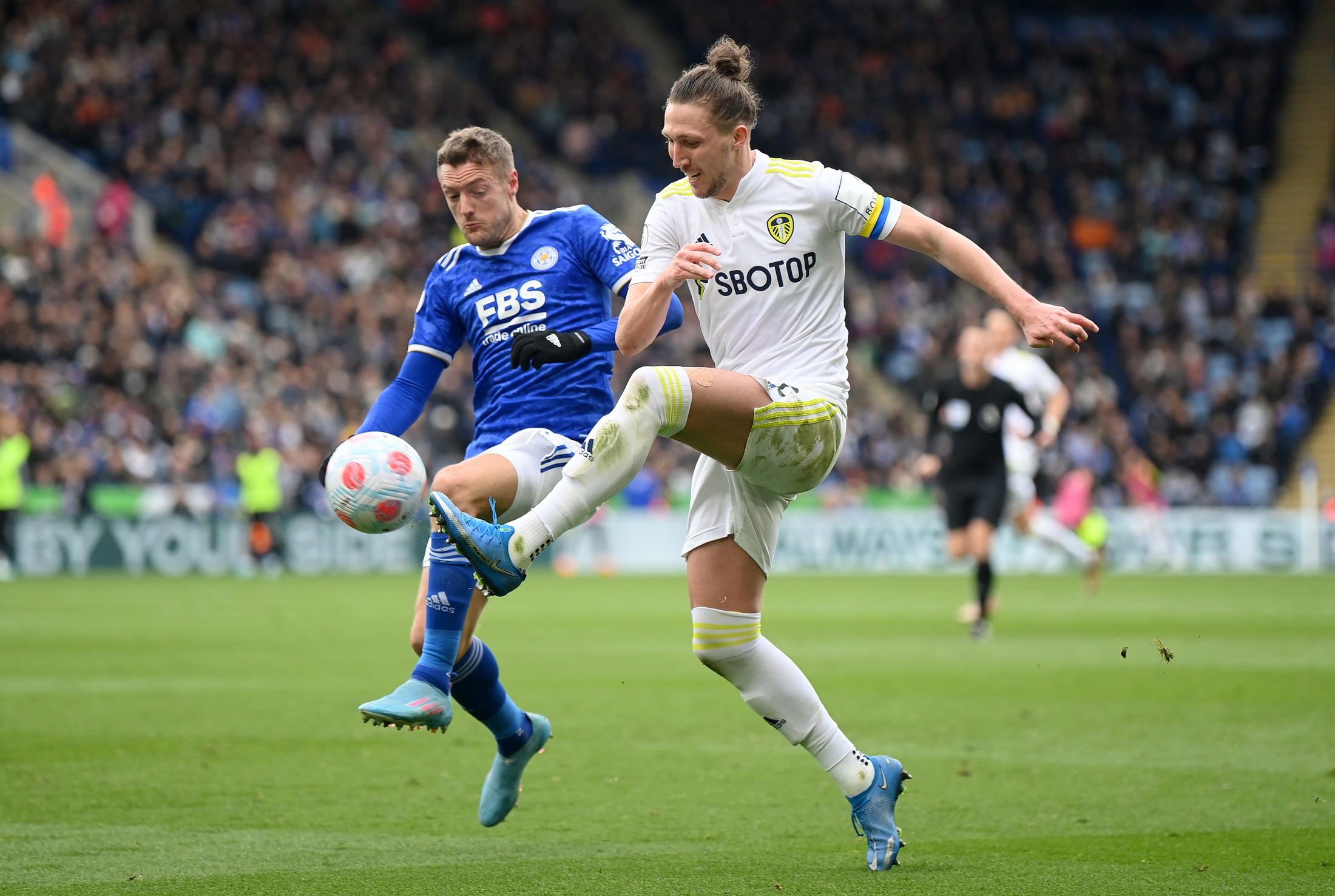  Jamie Carragher issues glowing verdict on Leeds United individual after Crystal Palace stalemate