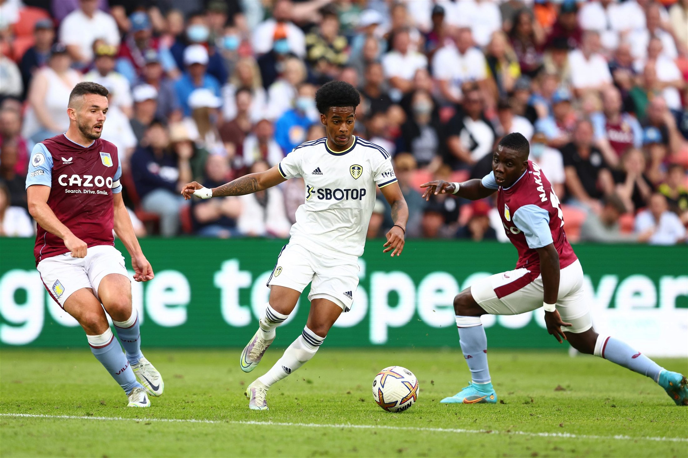 View: Leeds United “dangling the carrot” for first-team ace after Tuesday reveal
