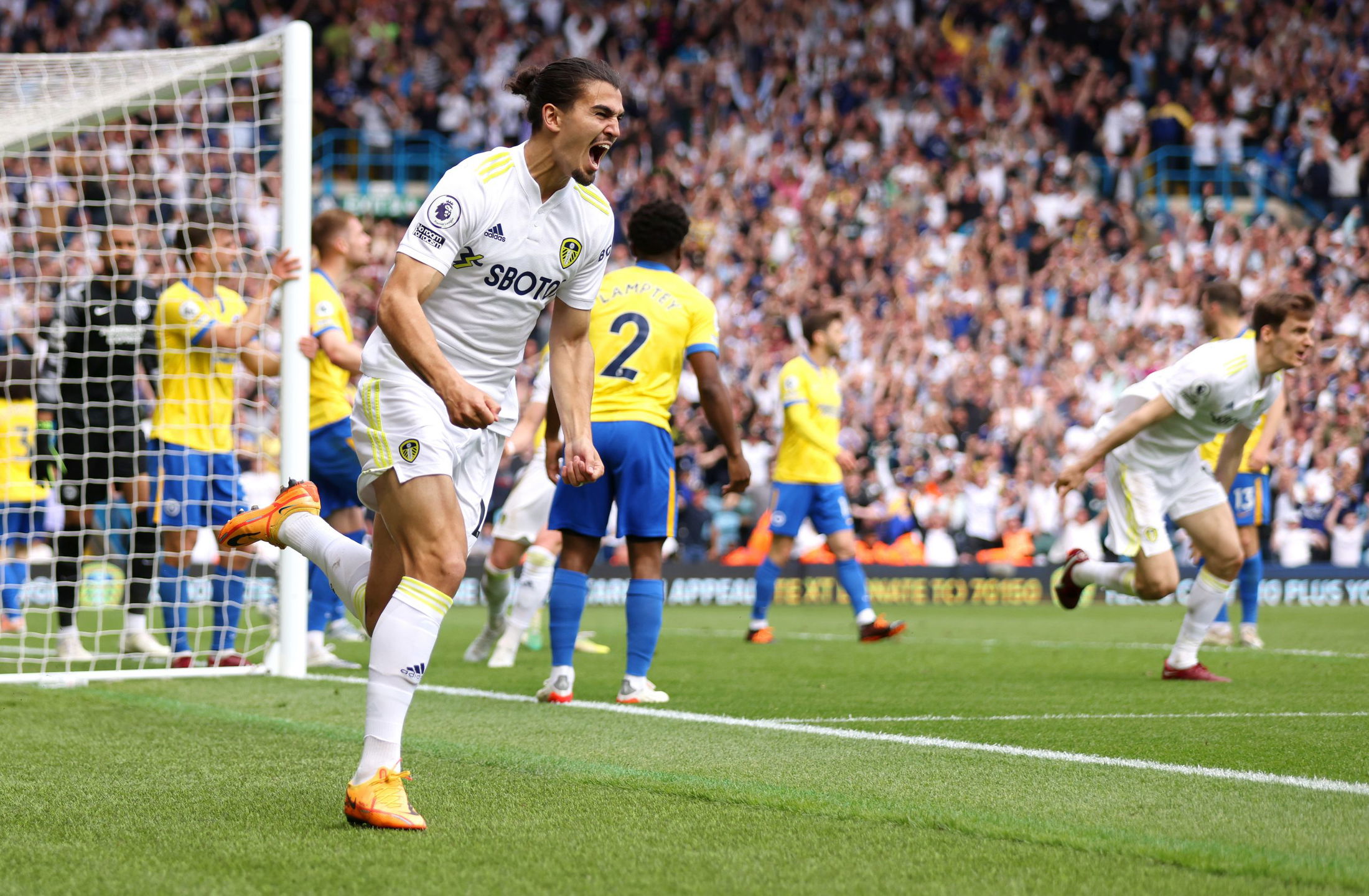  Pundit makes relegation claim that will encourage Leeds United