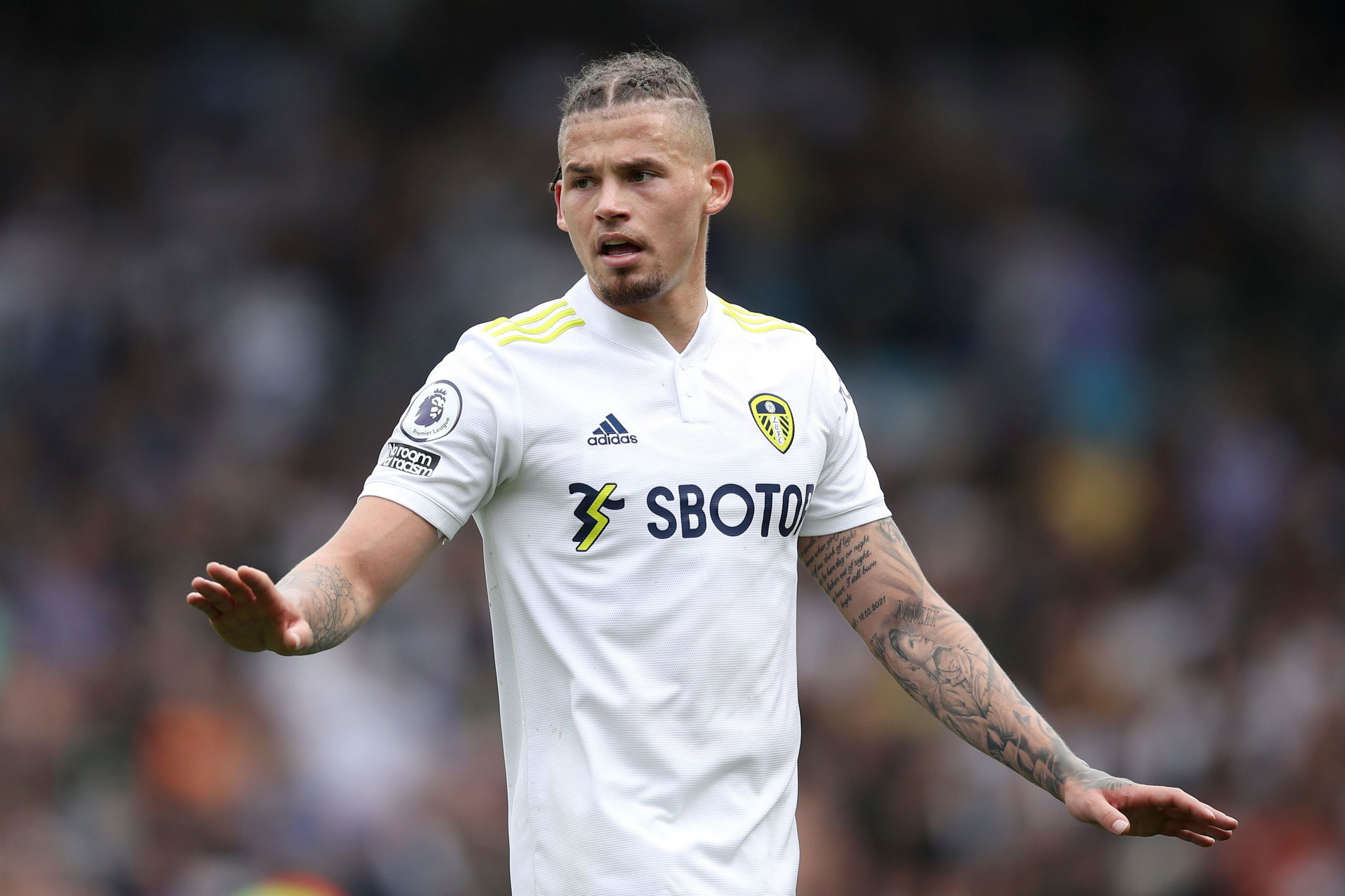  Pundit identifies big question Kalvin Phillips will have to ask in event of Leeds United 