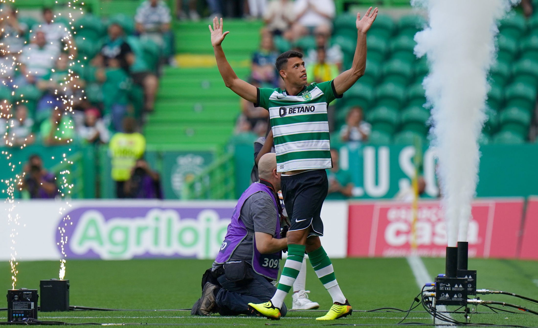 Leeds United interest in €50million midfielder revealed  SportsRooter.com