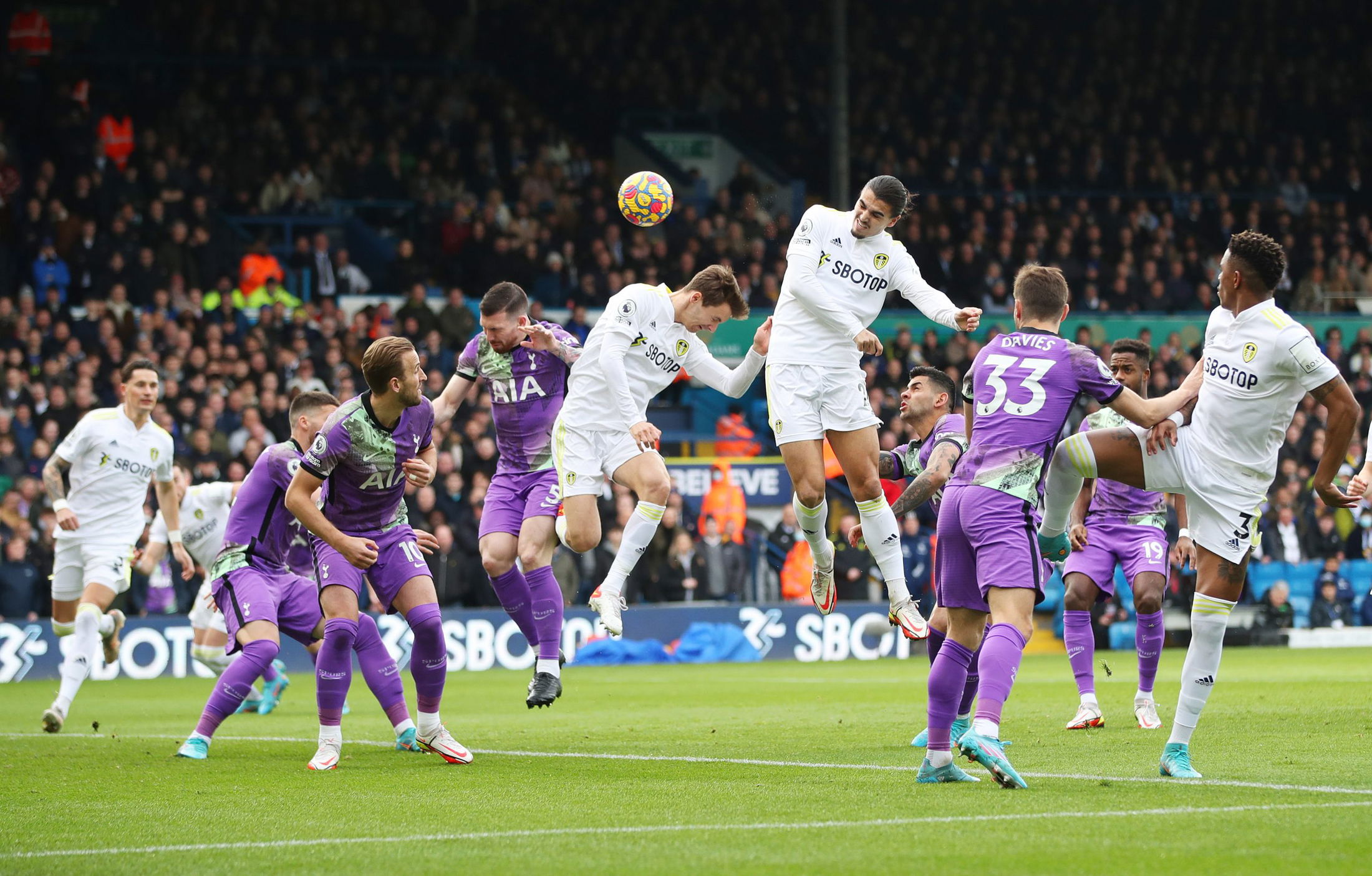 Important background figure remains at Leeds United despite 49ers reshuffle  - The Athletic - LeedsAllOver