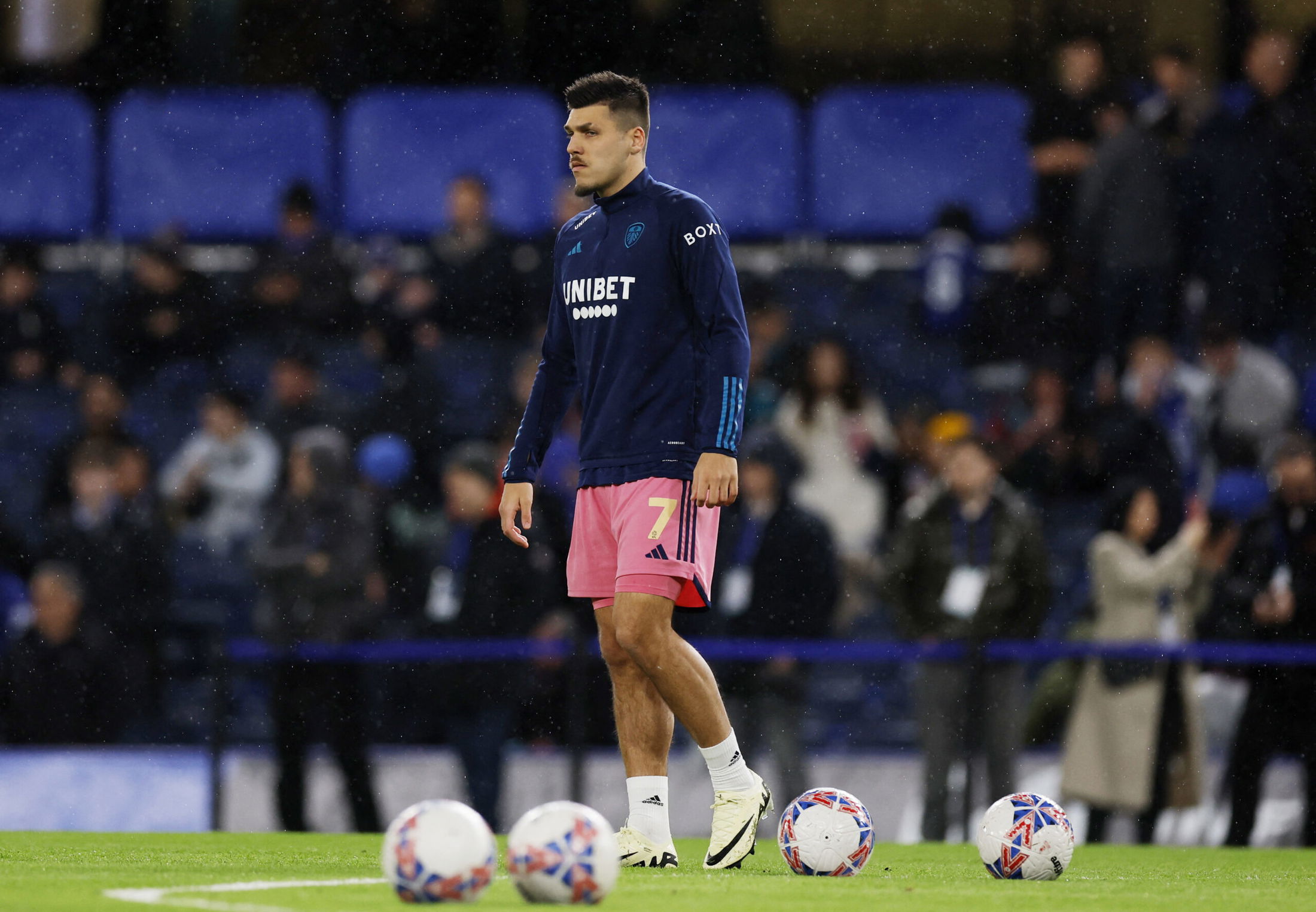 Leeds United must consider cashing in on signing ‘ill-fit’ Farke if foreign offer is worth it – Watch