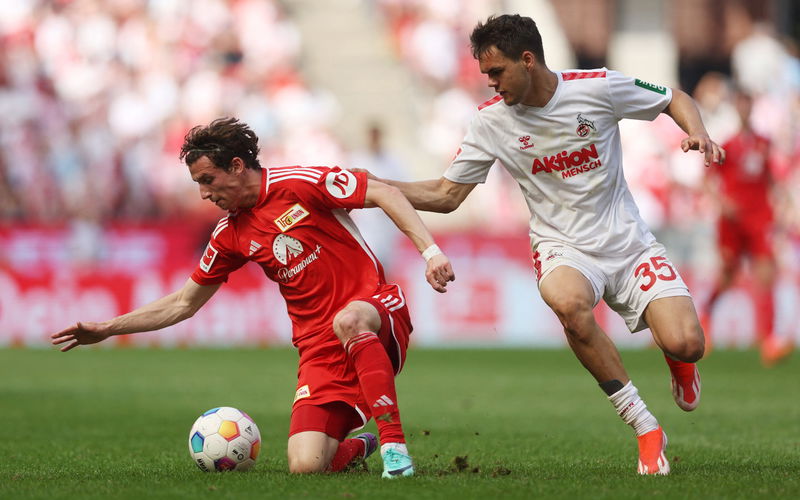 Image for Foreign media impressed as Leeds United ace helps Euro club to breathtaking survival from relegation