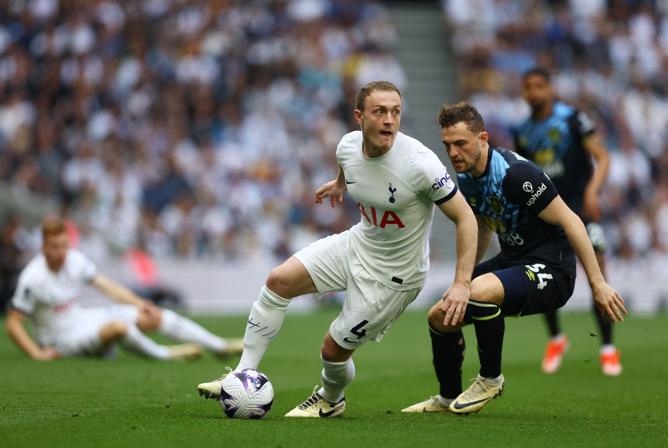 Replacing Archie Gray with this Tottenham ace would be unwise for Leeds United for one reason – View