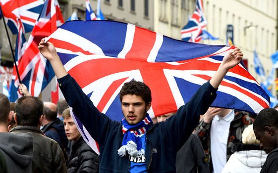 Image for Sevco fans scream abuse at Independence march