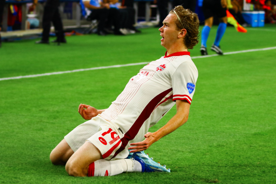 Sidney Crosby celebrates with CanMNT after Copa América win