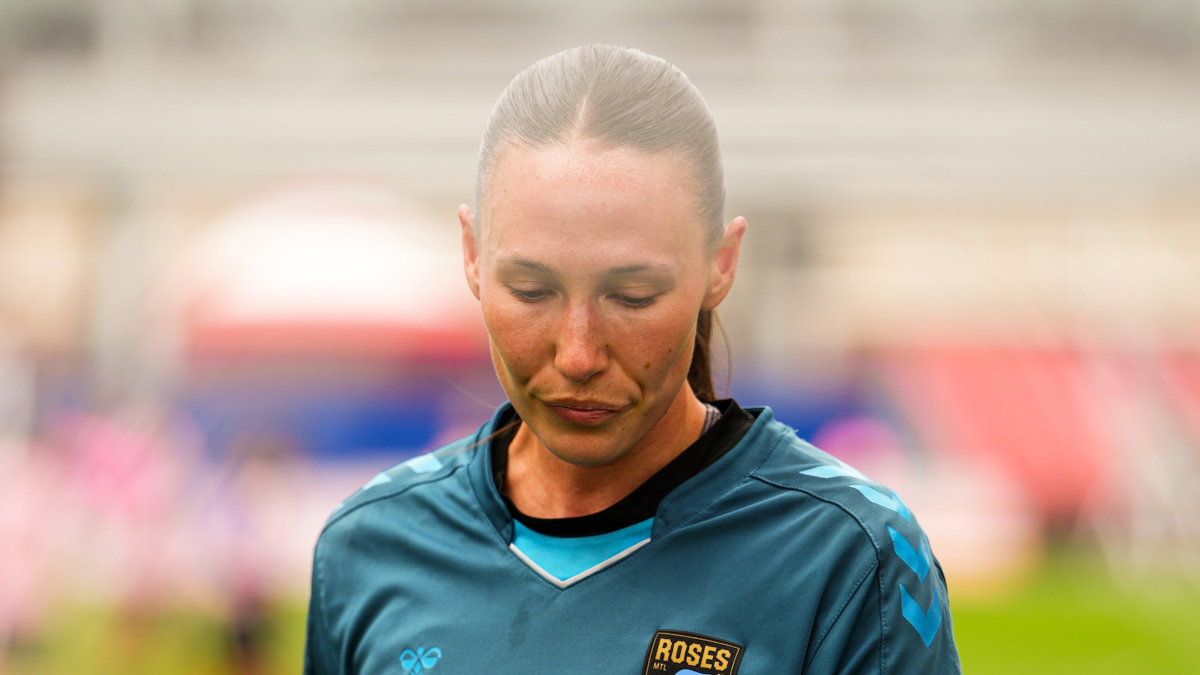 Canadian goalkeeper Anna Karpenko suffers suspected knee injury in Montreal Roses draw