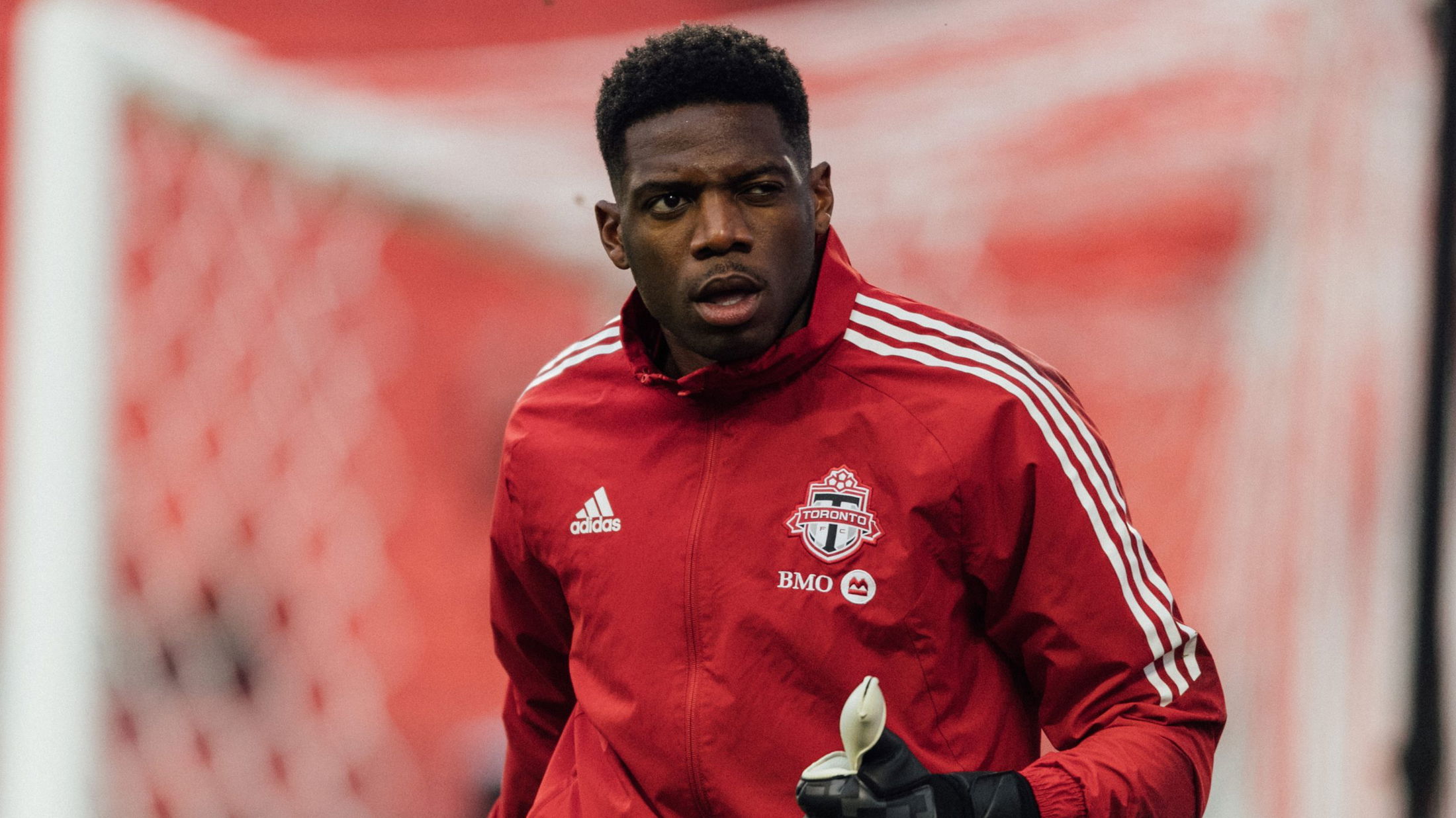 Toronto FC loses goalkeeper Sean Johnson for four to six weeks with broken  hand