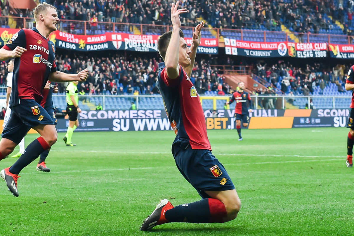 West Ham coach Manuel Pellegrini has refused to confirm he has bid for Genoa striker Krzysztof Piatek
