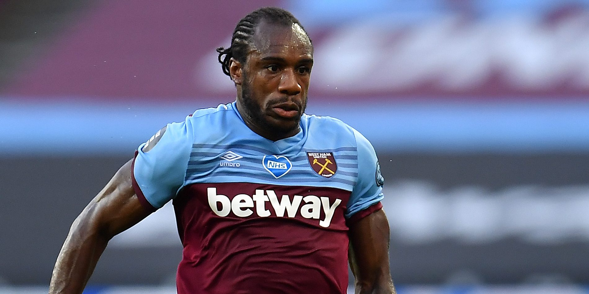 West Ham United extends Michail Antonio contract