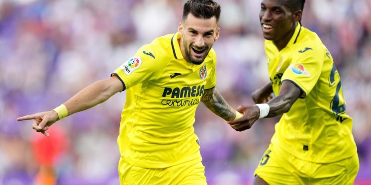 Alex Baena celebrates for Villarreal