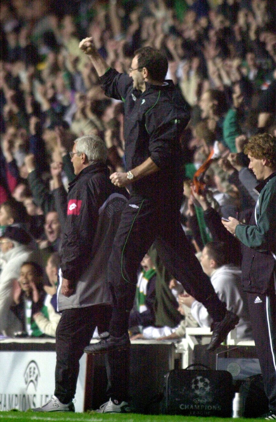 Mandatory Credit: Ross Kinnaird/ALLSPORT