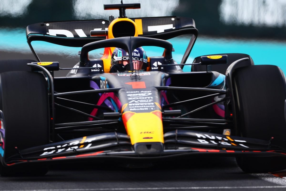 Verstappen discussed hard tyre F1 strategy with engineer before Miami GP