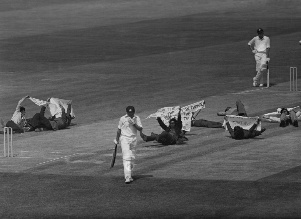 Dennis Oulds/Hulton Archive/Getty Images