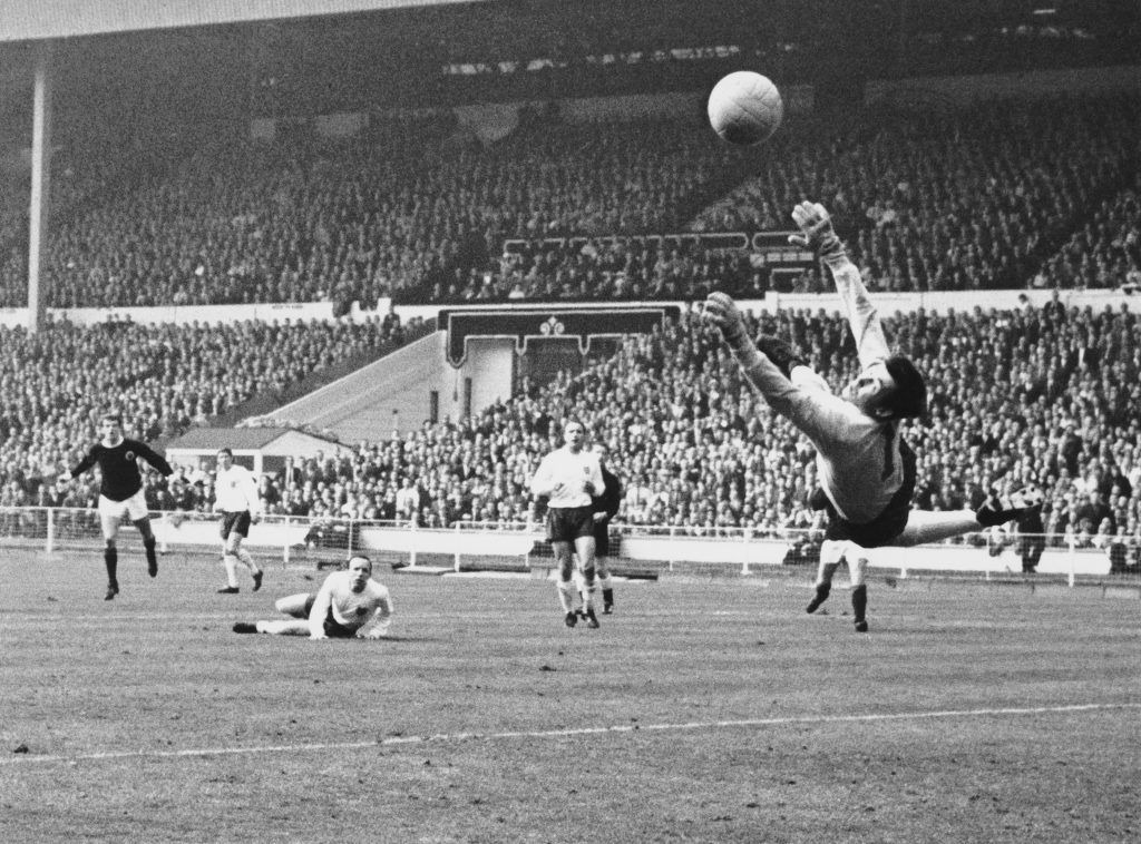 Douglas Miller/Hulton Archive/Getty Images