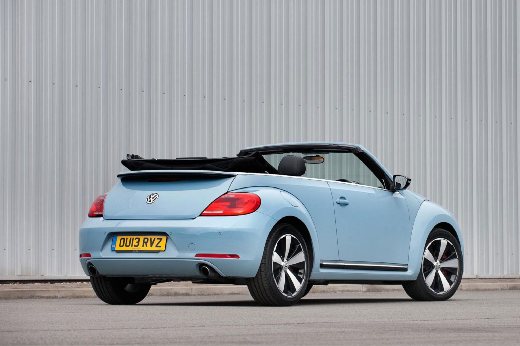 Volkswagen Beetle Cabriolet - Read Cars