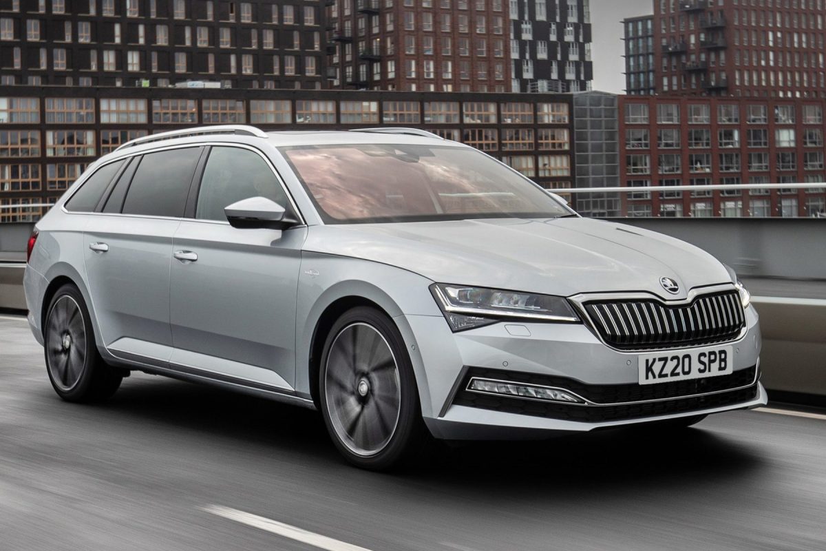 Skoda Superb iV review: plug-in hybrid estate is a big smoothie - Read Cars