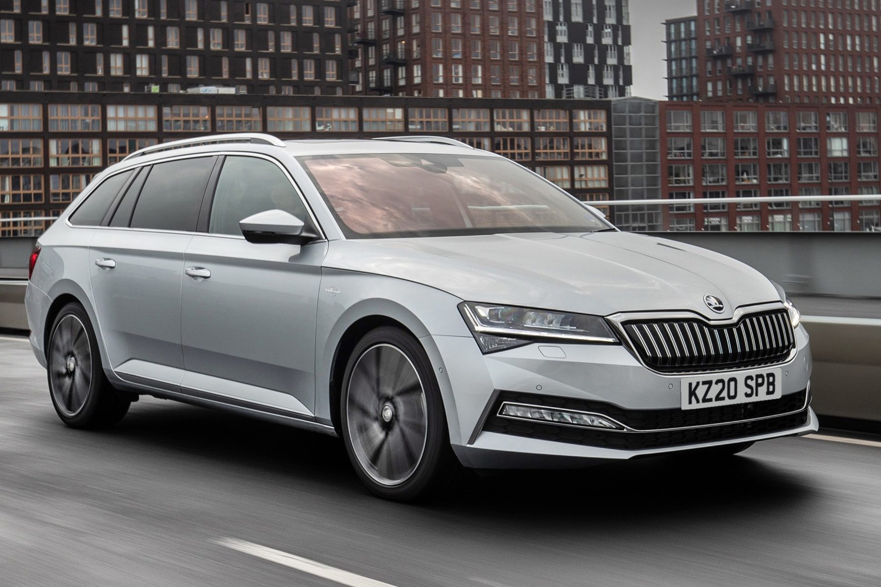 Tavaratilan matto Skoda Superb IV Plug-in Hybrid Combi (2020