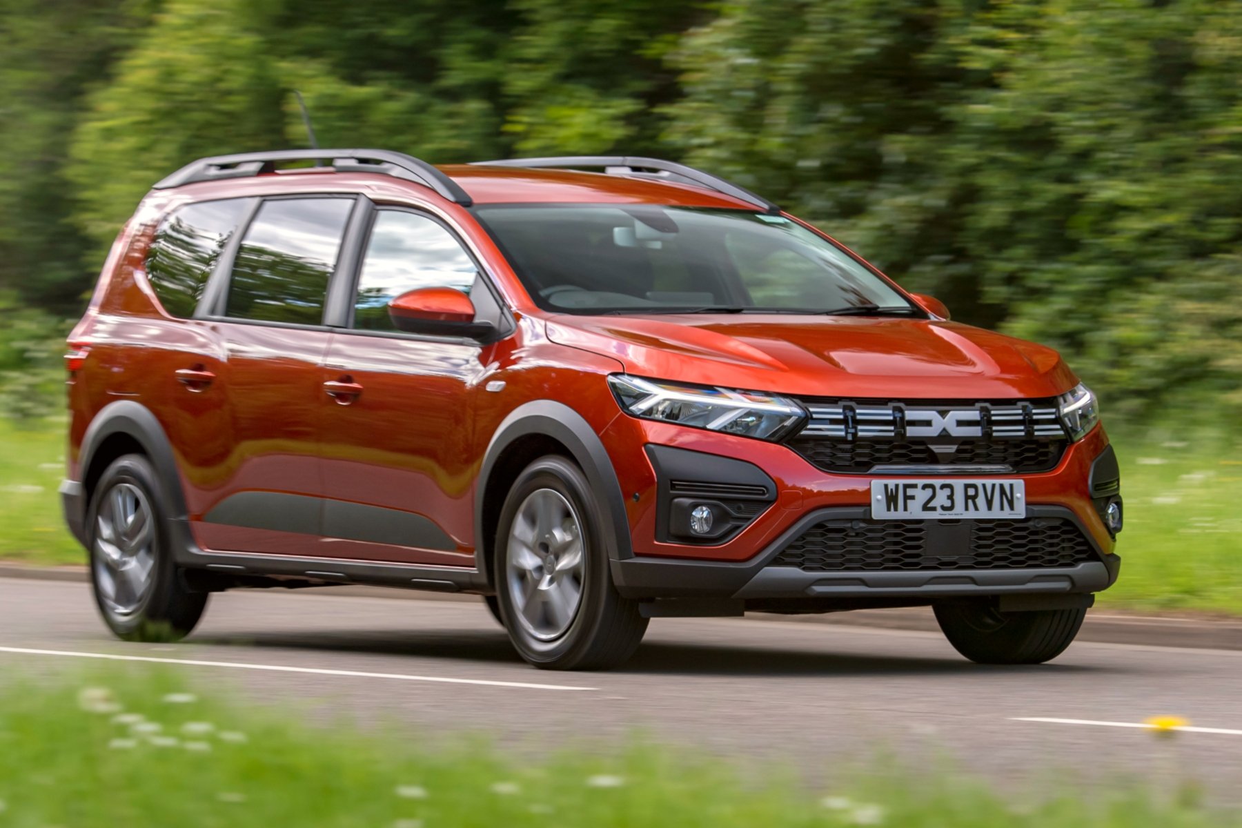 Dacia Jogger Hybrid review: Bargain family car gets an economy boost - Read  Cars